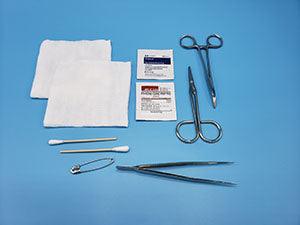 General Purpose Tray, Mosquito Hemostat (curved) & Fine Point Scissors, Sterile, 20/cs