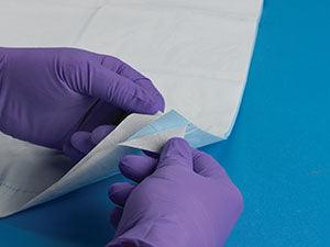 Towel, Non-Sterile, Nonfenestrated, Autoclavable: Polypropylene Film Center, Blue/ White, Bulk Packed 500/cs